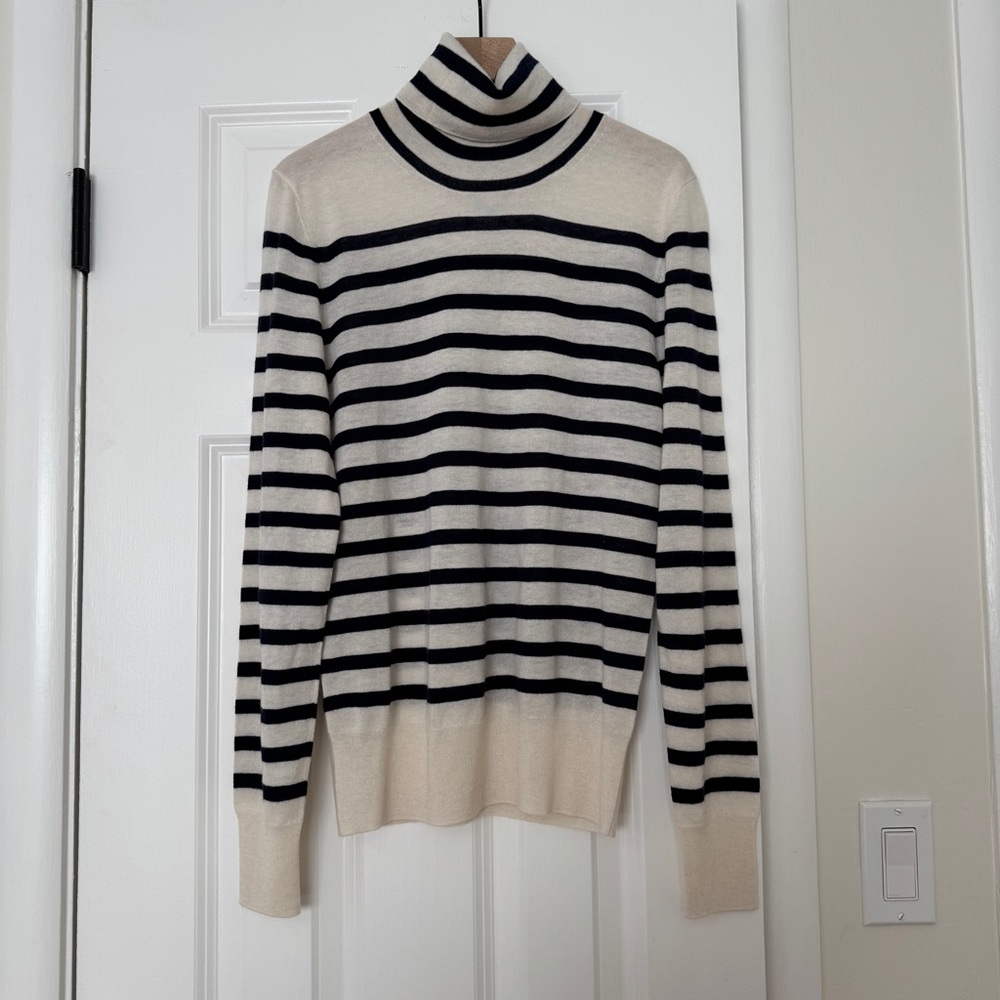 NWT Amour Vert Carrie 100% Cashmere Sweater Ivory Navy Stripe Turtleneck S